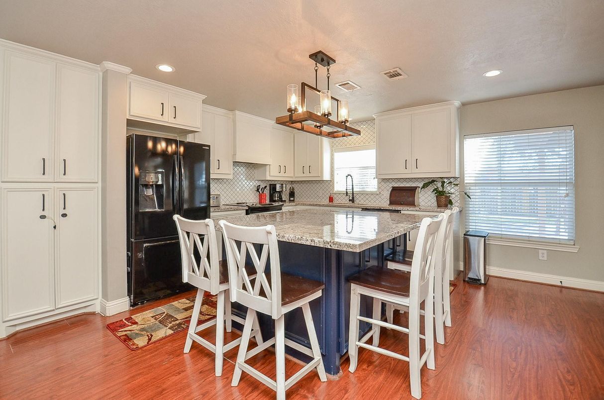 Chandelier, Interior, Kitchen, Recessed Lighting, Wood Texture Flooring