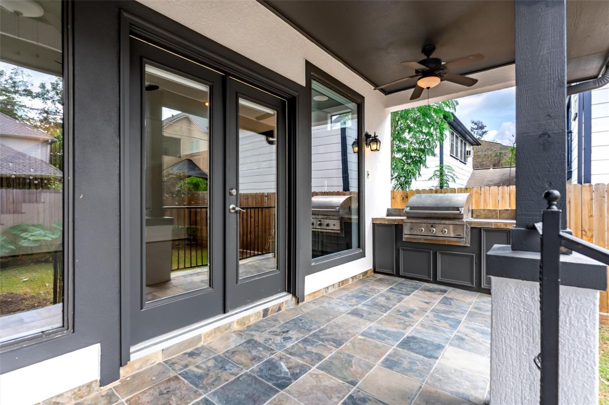 Exterior, Outdoor Kitchen