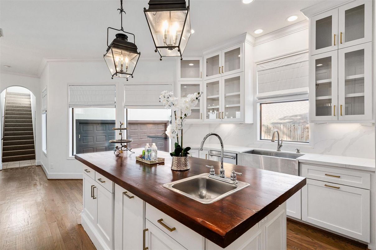 Interior, Kitchen, Pendant Lights, Recessed Lighting, Wood Texture Flooring