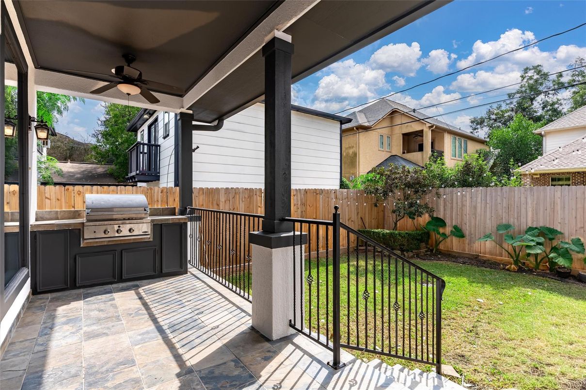 Exterior, Outdoor Kitchen