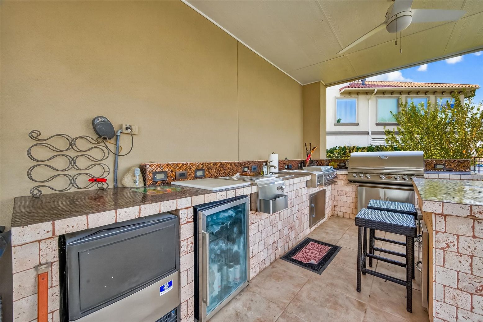 Exterior, Outdoor Kitchen