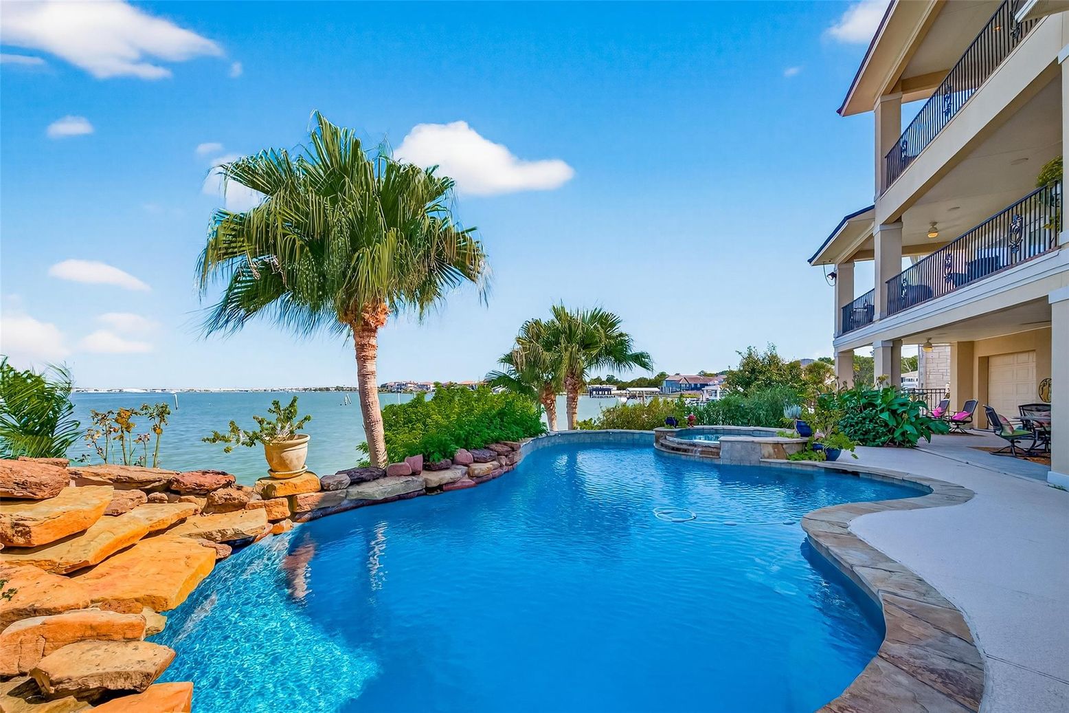 Exterior, Pool, Water