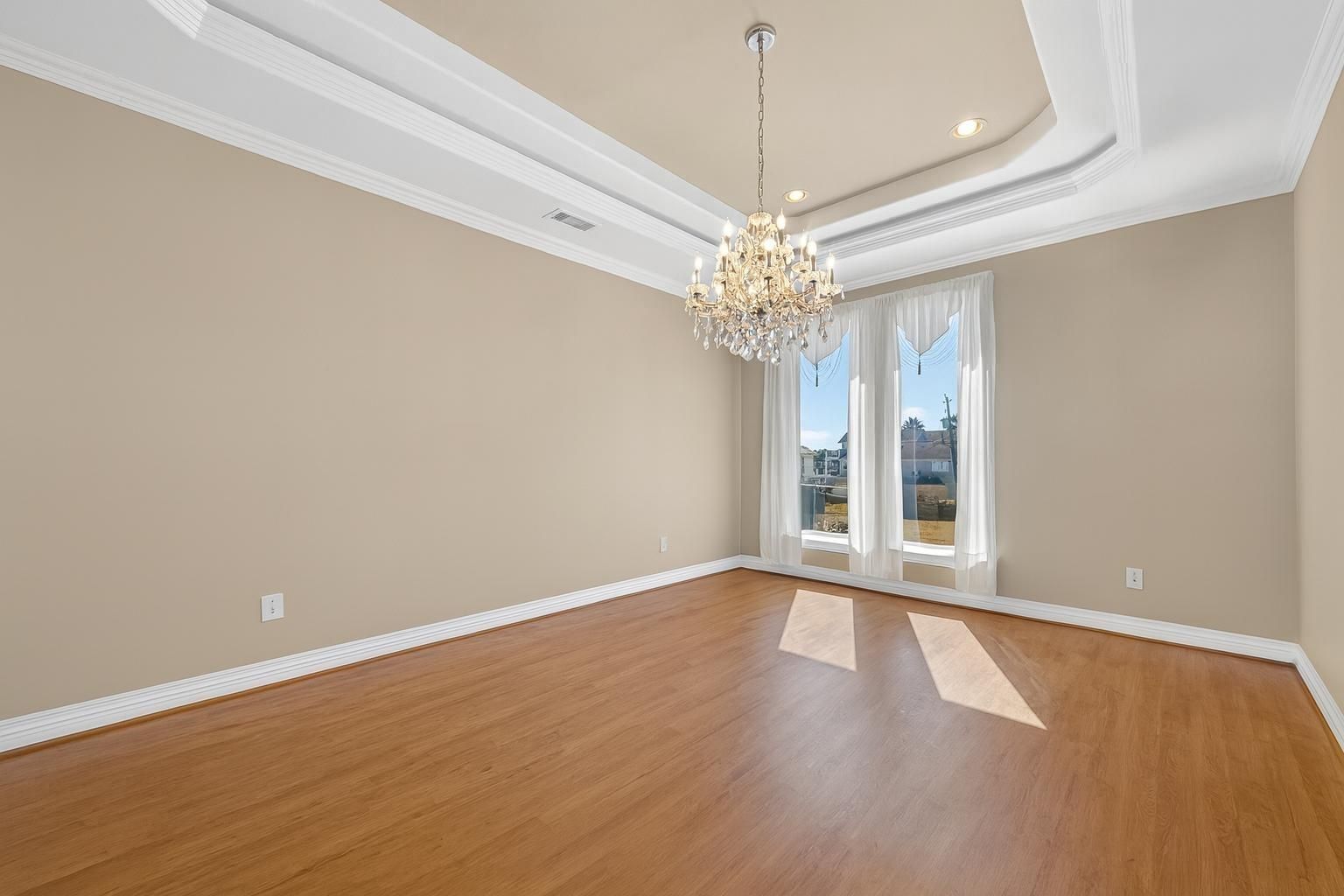 Chandelier, Empty room, Interior, Recessed Lighting, Wood Texture Flooring