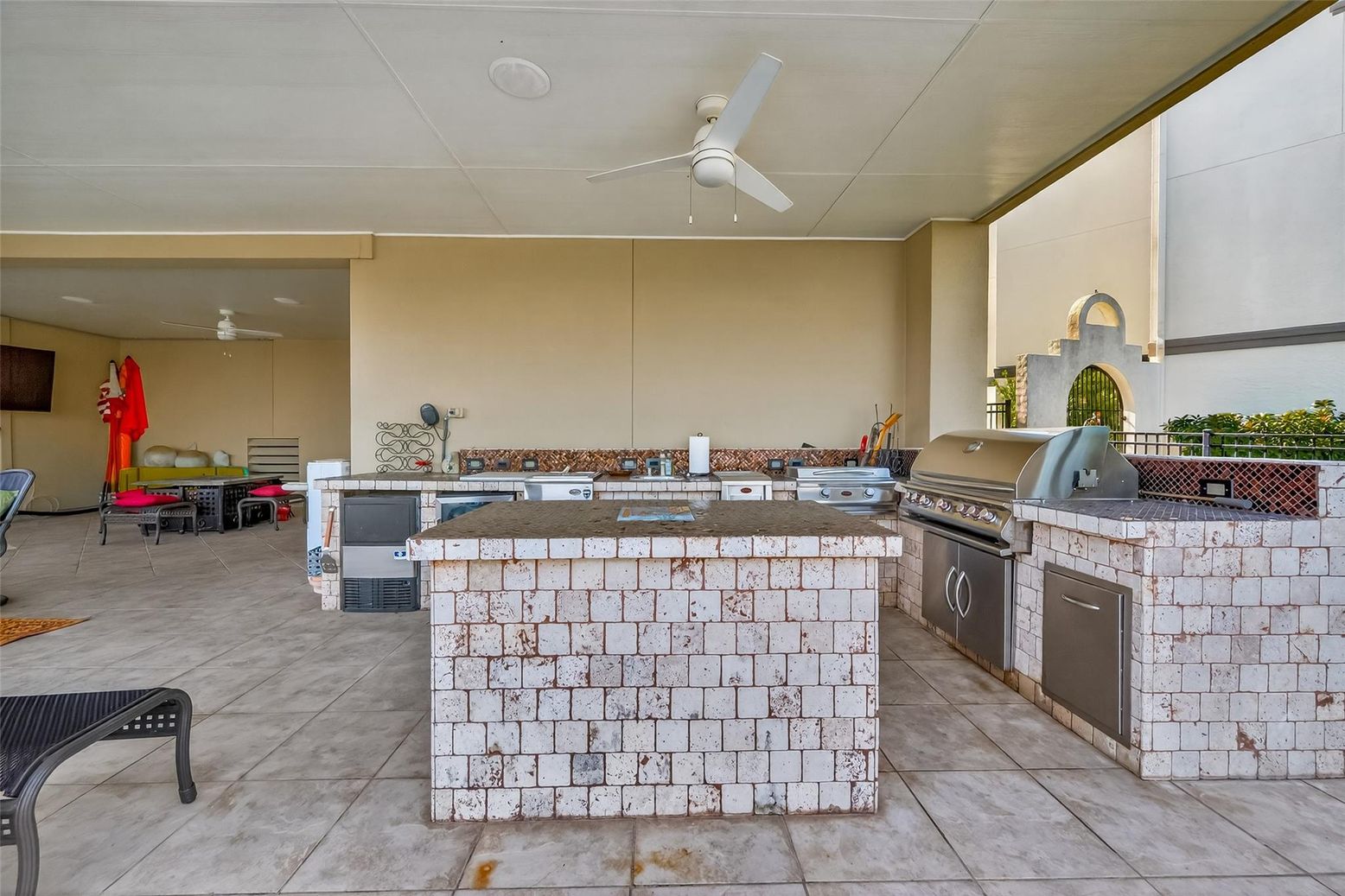 Exterior, Outdoor Kitchen