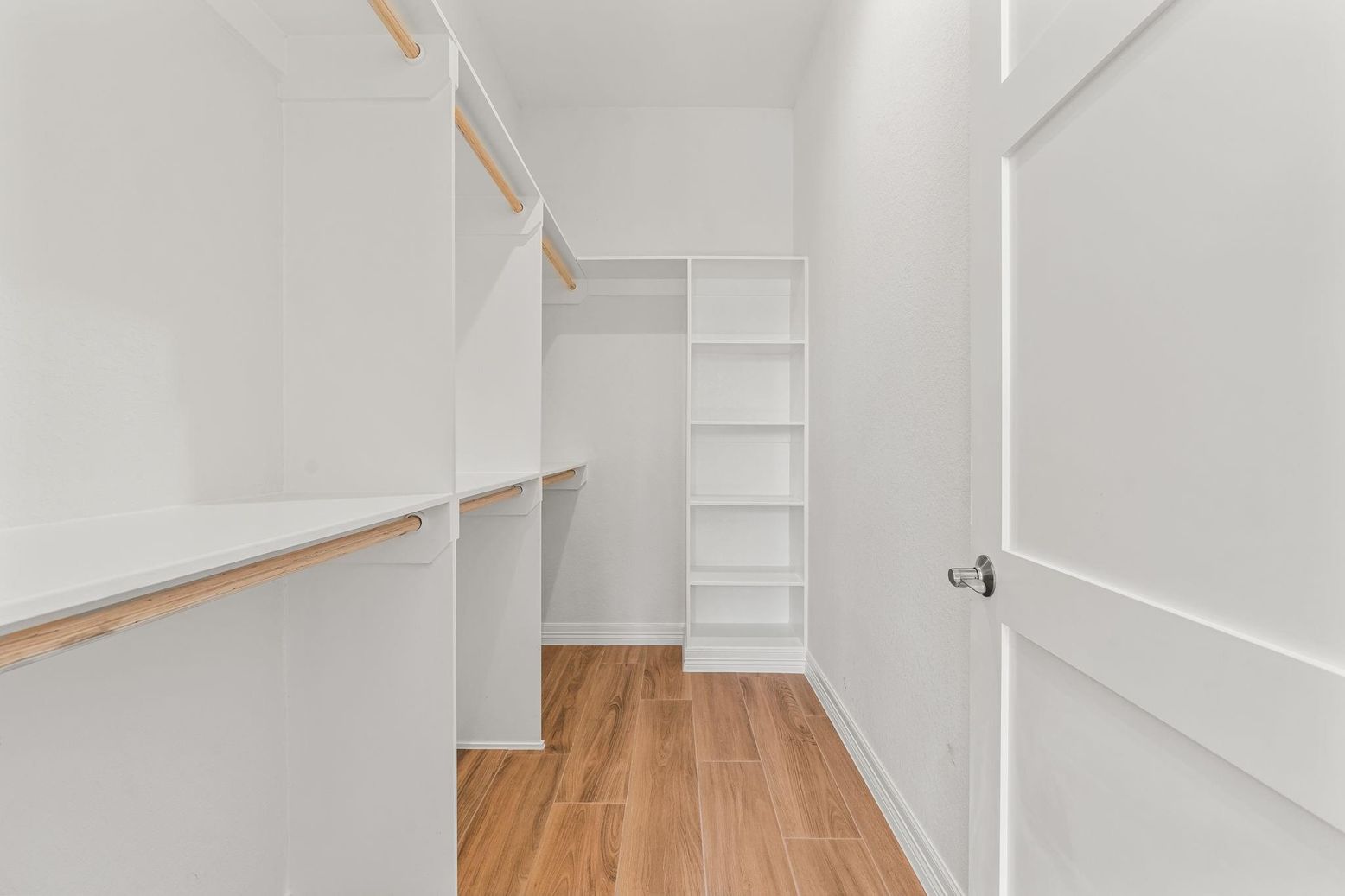 Interior, Walk-in Closets, Wood Texture Flooring