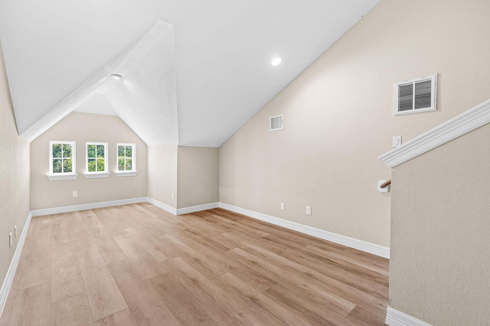 Empty room, Interior, Recessed Lighting, Wood Texture Flooring