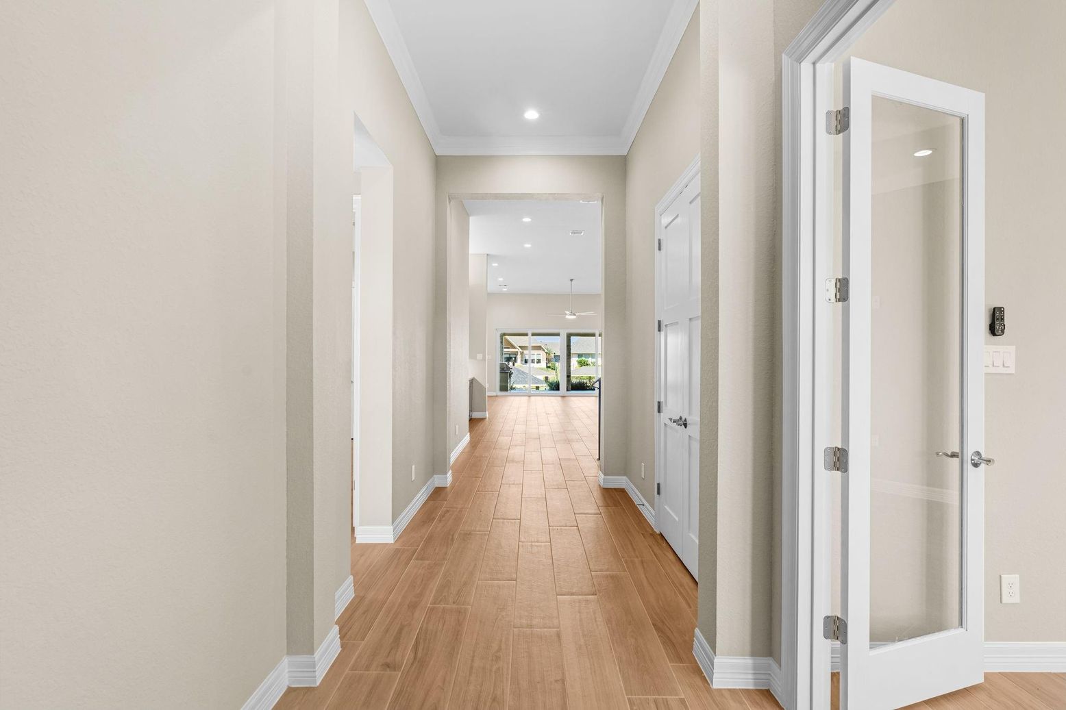 Interior, Pendant Lights, Recessed Lighting, Wood Texture Flooring