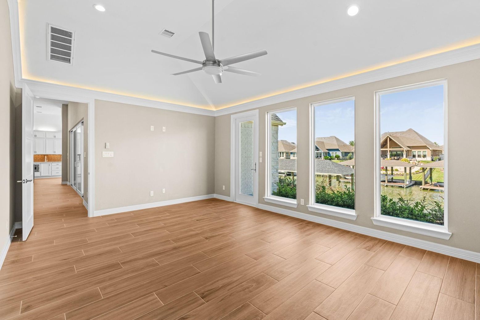 Empty room, Interior, Recessed Lighting, Wood Texture Flooring