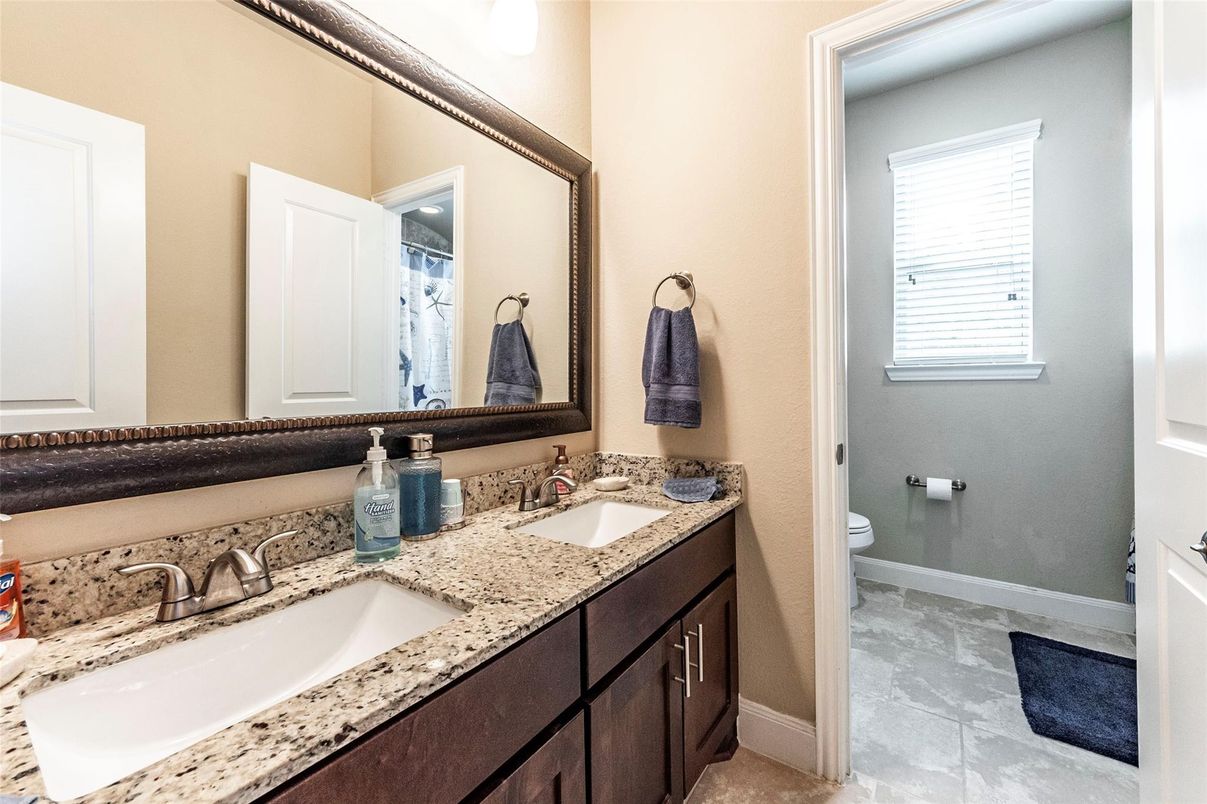 Bathroom, Dual Sink Vanities, Interior