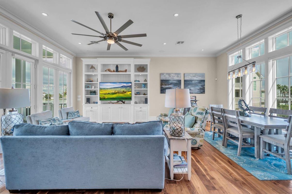 Dining room, Interior, Living room, Pendant Lights, Recessed Lighting, Wood Texture Flooring