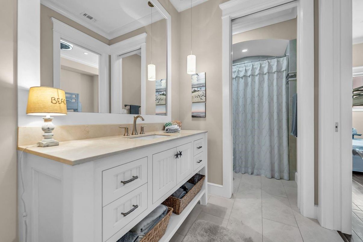 Bathroom, Interior, Recessed Lighting