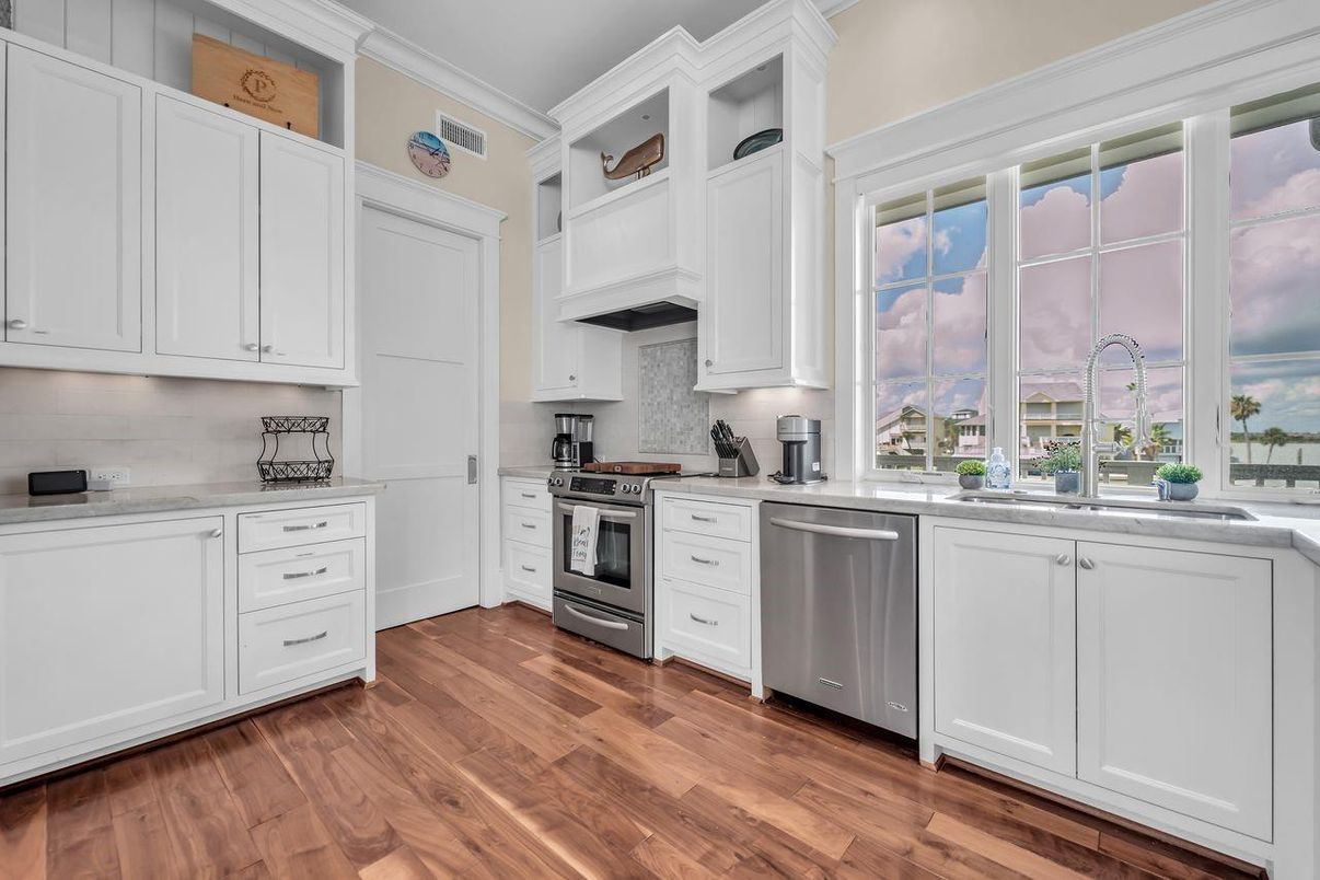 Interior, Kitchen, Stainless Steel Appliances, Wood Texture Flooring