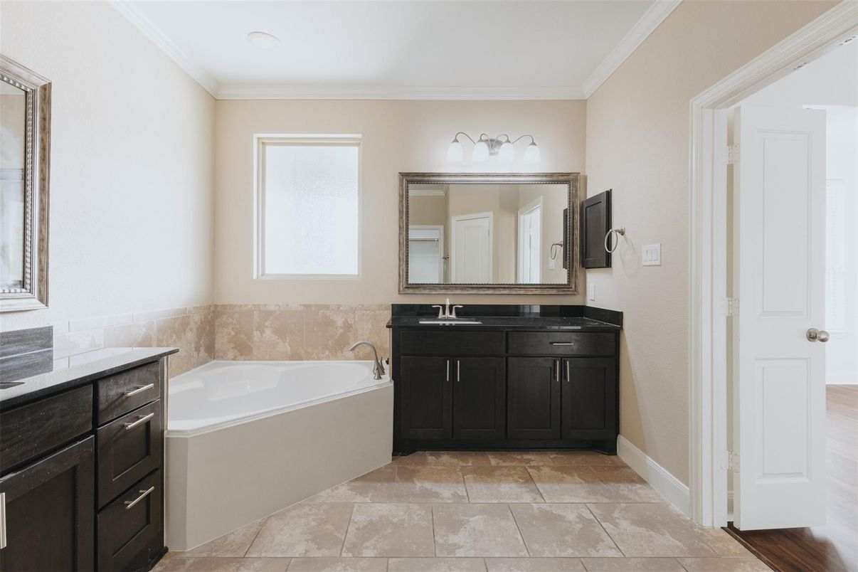 Bathroom, Dual Sink Vanities, Interior
