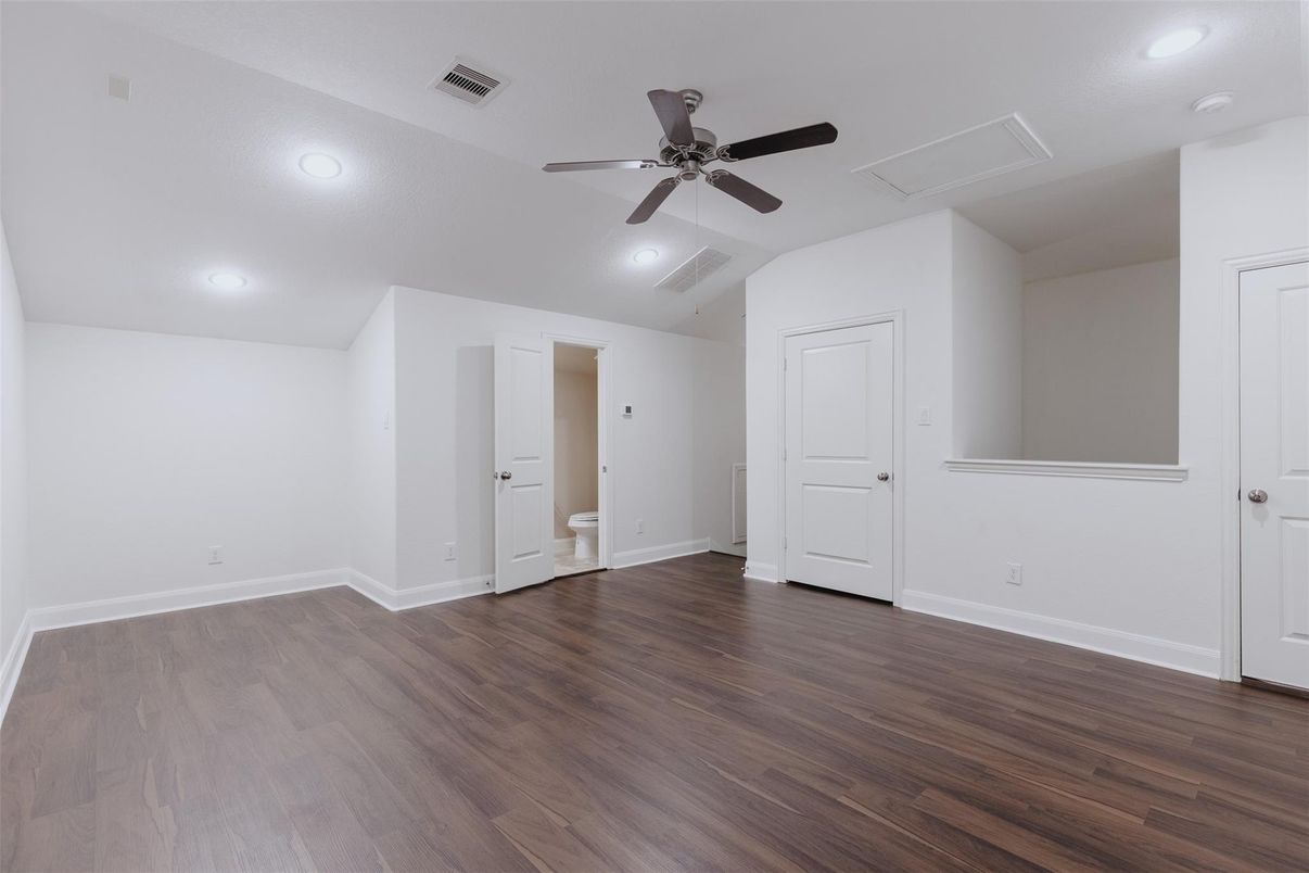 Empty room, Interior, Recessed Lighting, Wood Texture Flooring