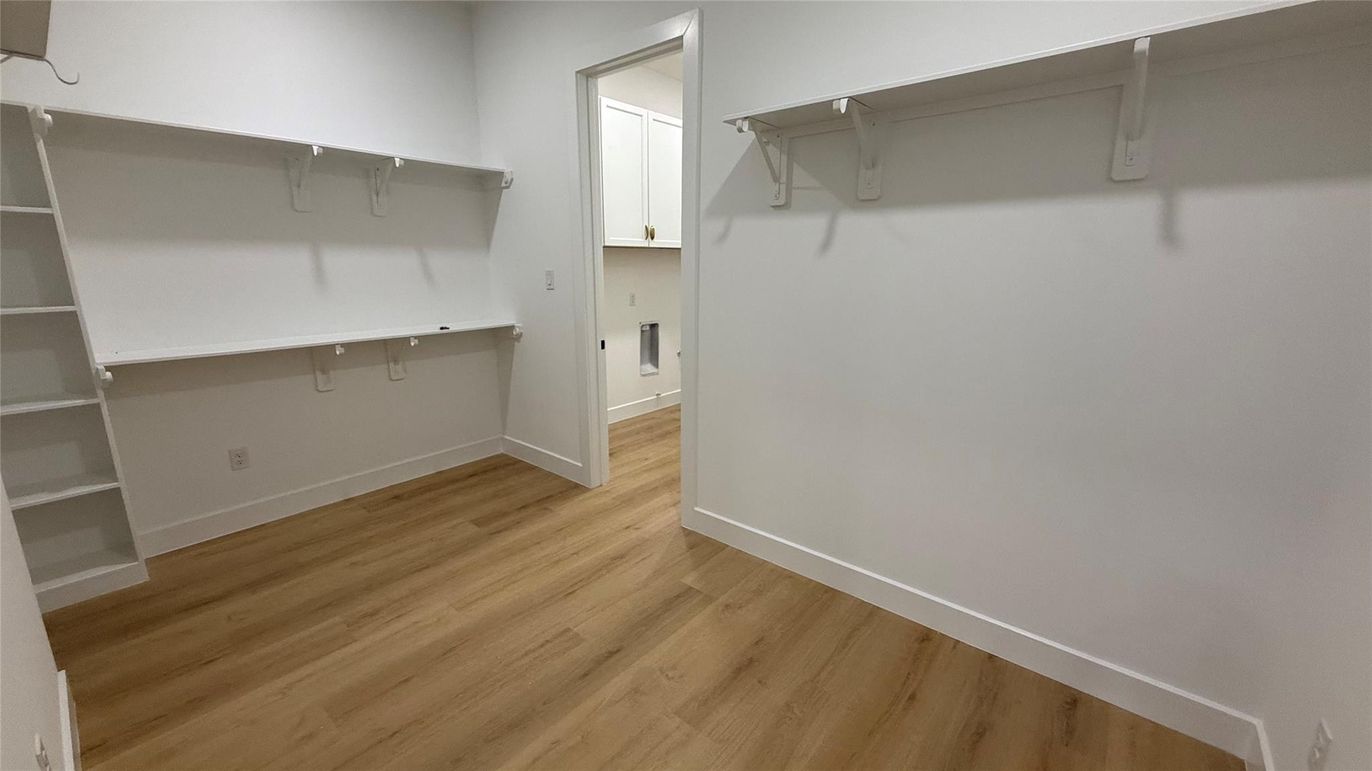 Interior, Walk-in Closets, Wood Texture Flooring
