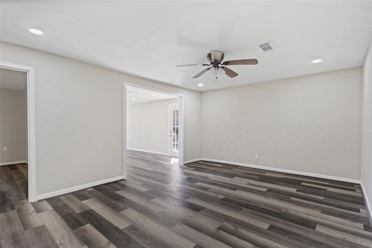 Empty room, Interior, Recessed Lighting, Wood Texture Flooring