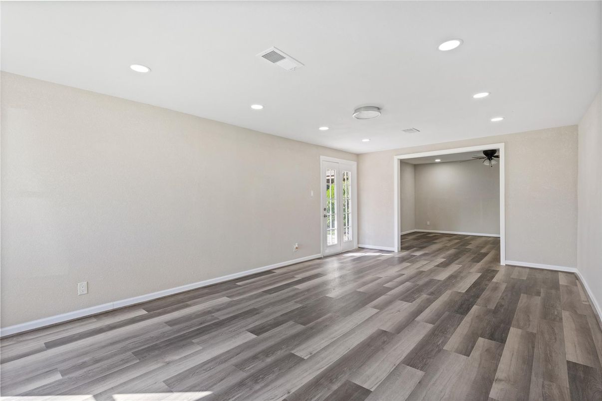 Empty room, Interior, Recessed Lighting, Wood Texture Flooring