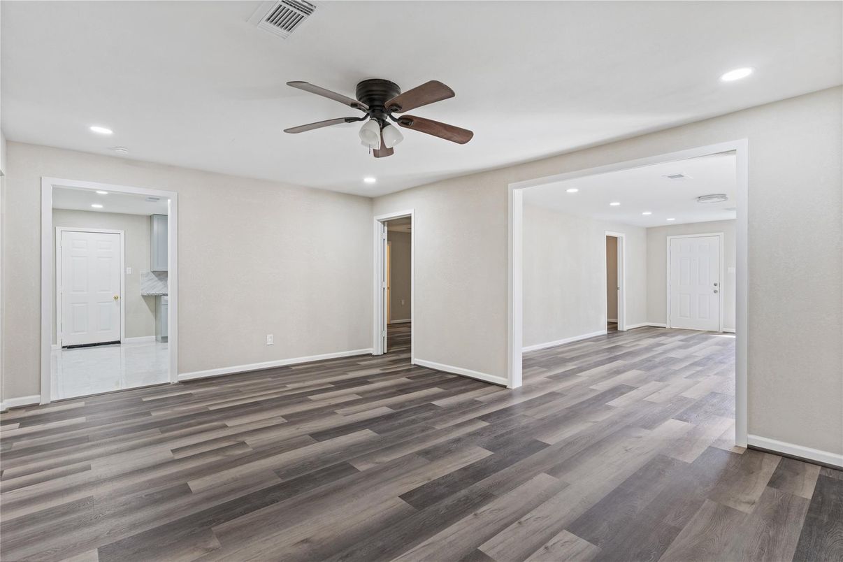 Empty room, Interior, Recessed Lighting, Wood Texture Flooring