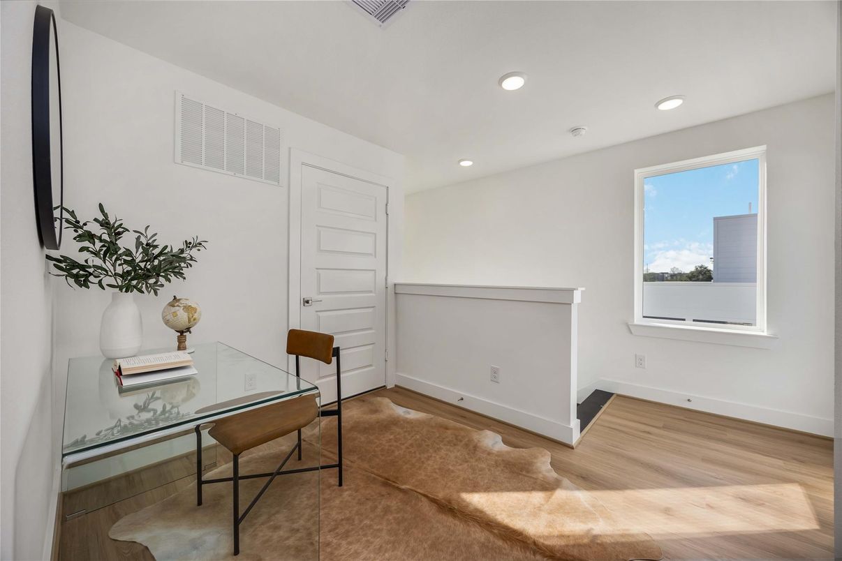 Home Office, Interior, Recessed Lighting, Wood Texture Flooring