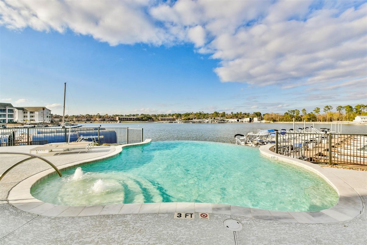 Exterior, Pool, Water