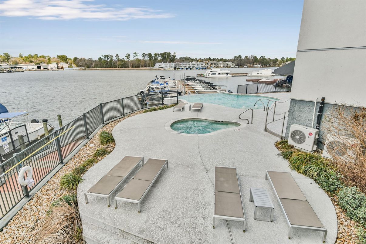 Exterior, Pool, Water