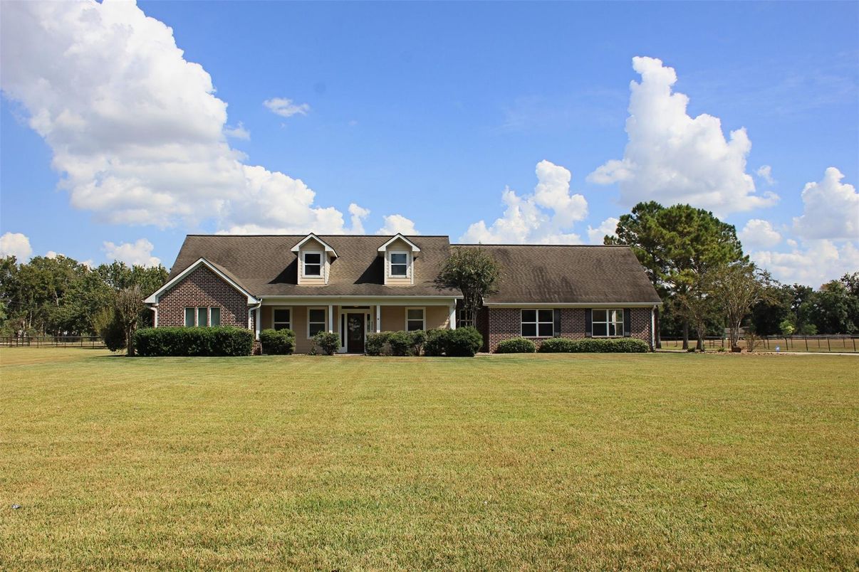 Backyard, Exterior, Facade, Cape Cod