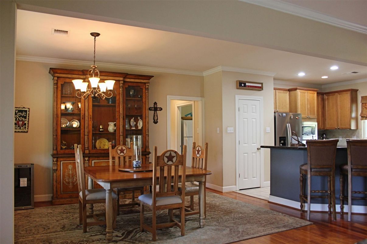 Chandelier, Dining room, Interior, Kitchen, Recessed Lighting, Wood Texture Flooring