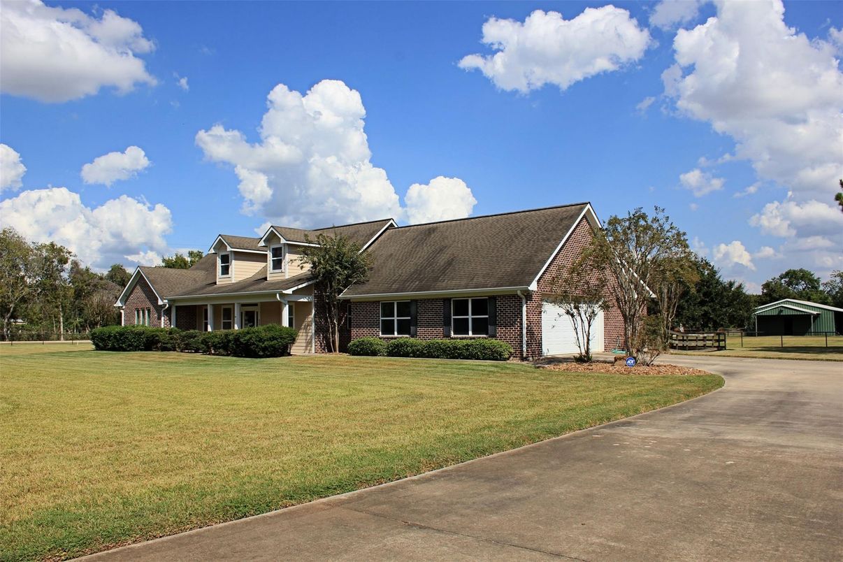 Exterior, Facade, Brick Facade, Cape Cod