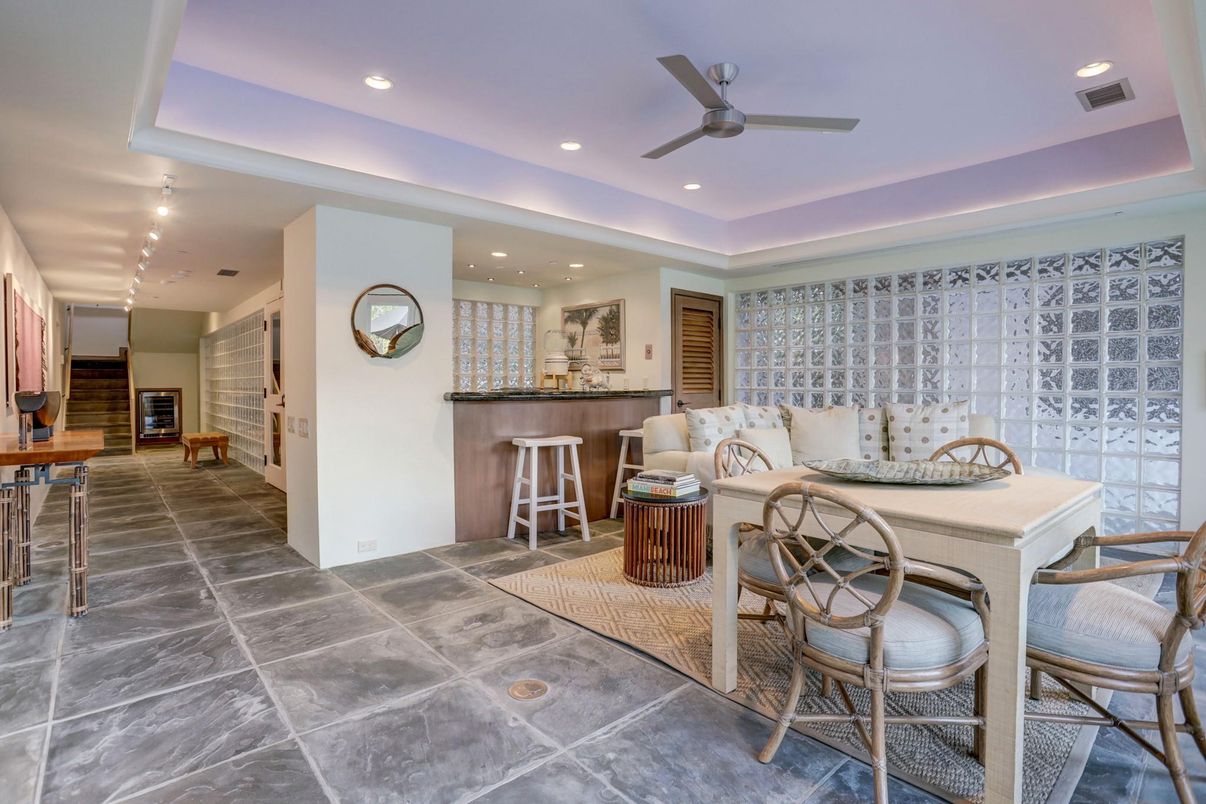 Dining room, Interior, Recessed Lighting