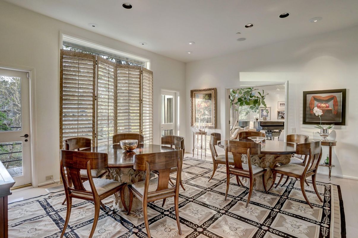 Dining room, Interior, Recessed Lighting