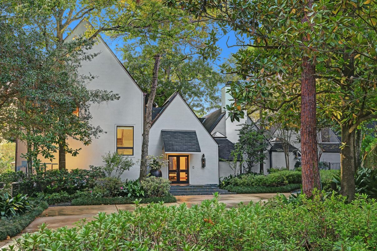 Exterior, Facade, Farmhouse