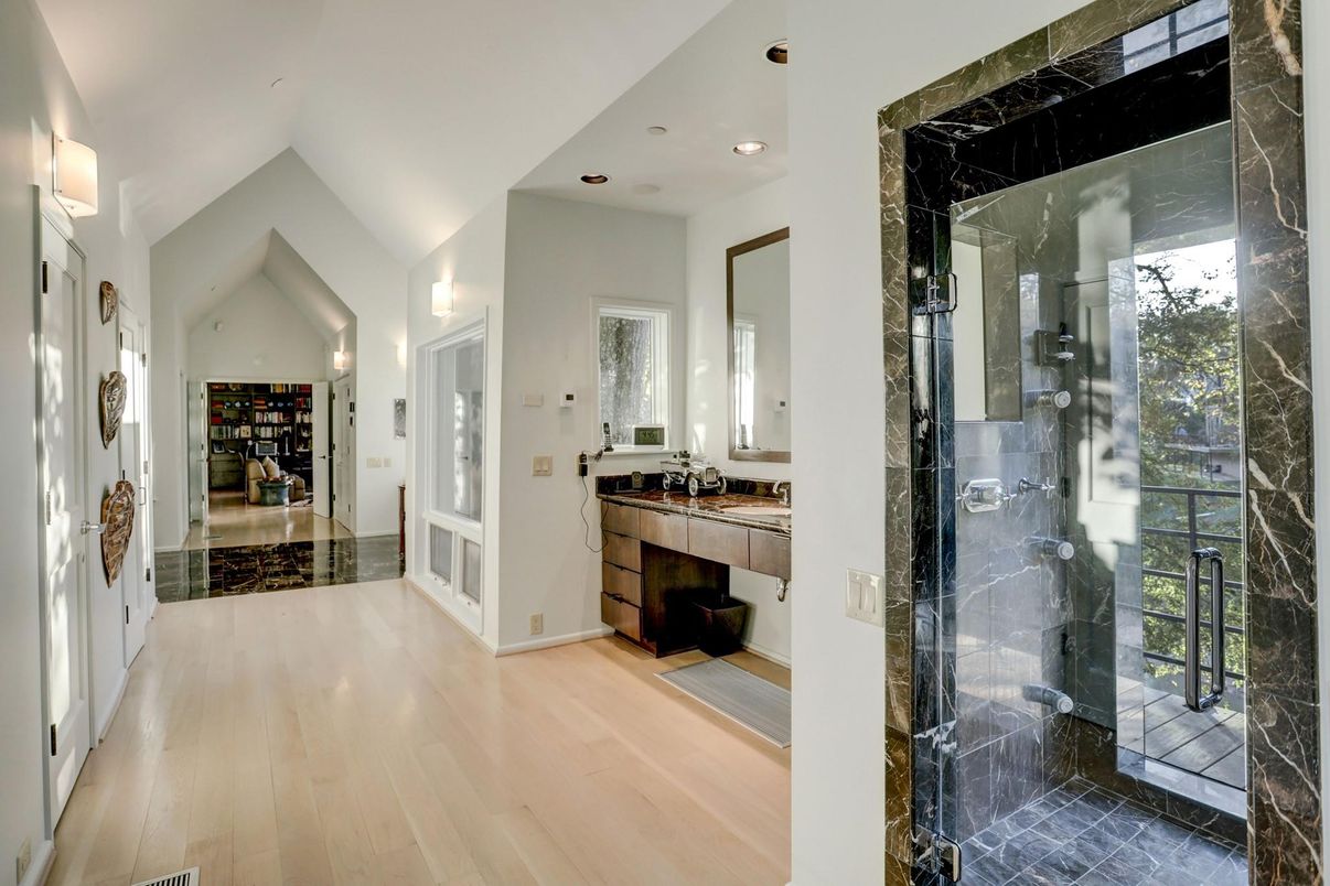 Bathroom, Interior, Recessed Lighting, Wood Texture Flooring