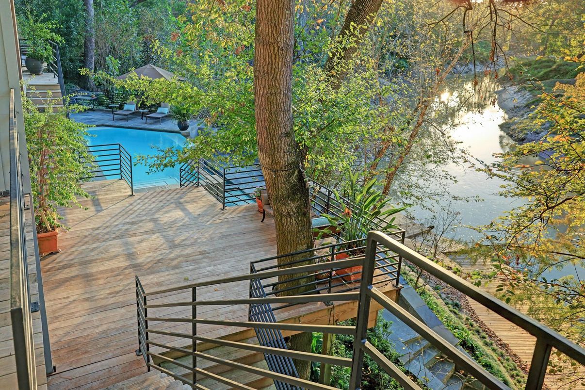 Exterior, Pool, Water