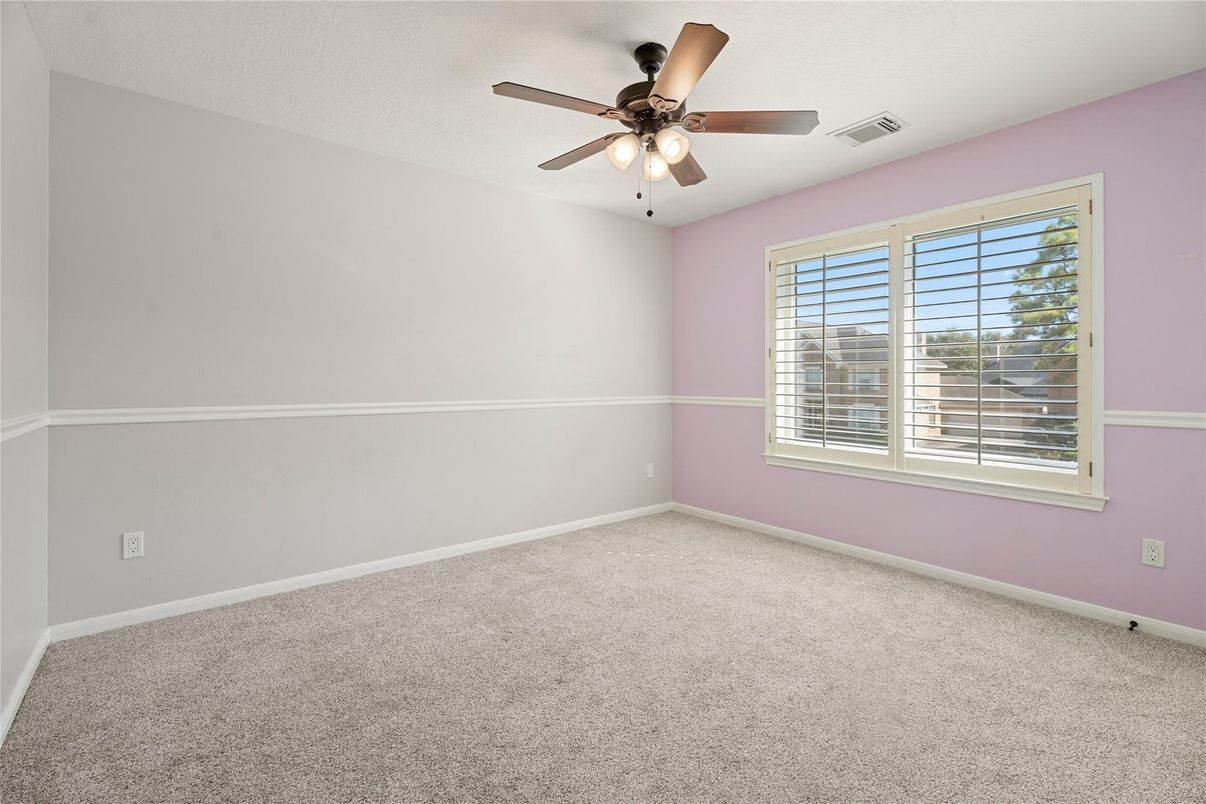 Empty room, Interior