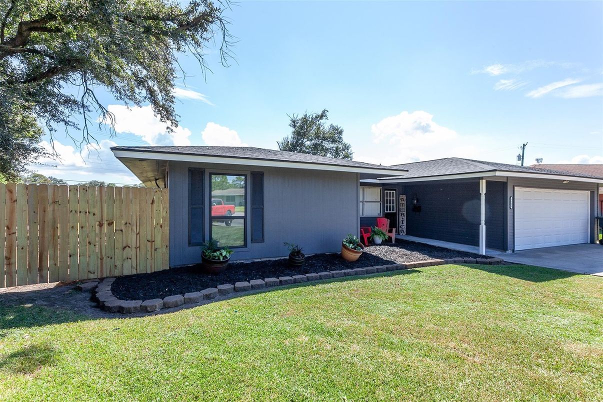 Backyard, Detached Garage, Exterior