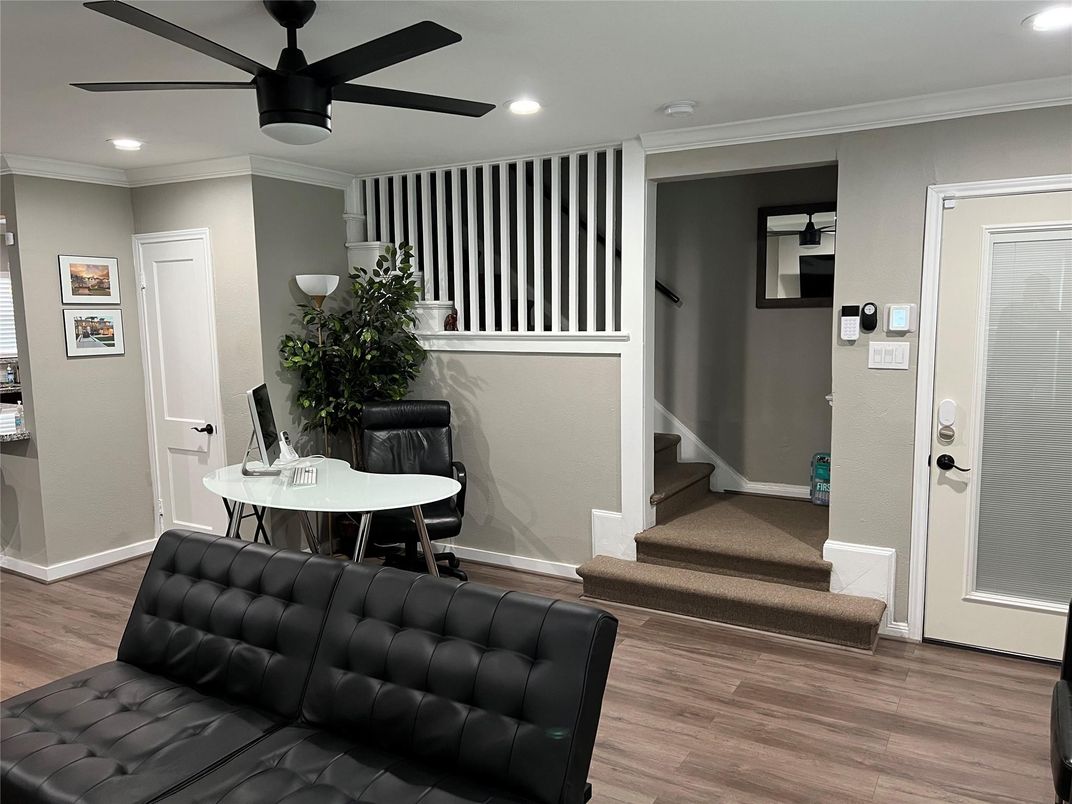 Interior, Recessed Lighting, Wood Texture Flooring