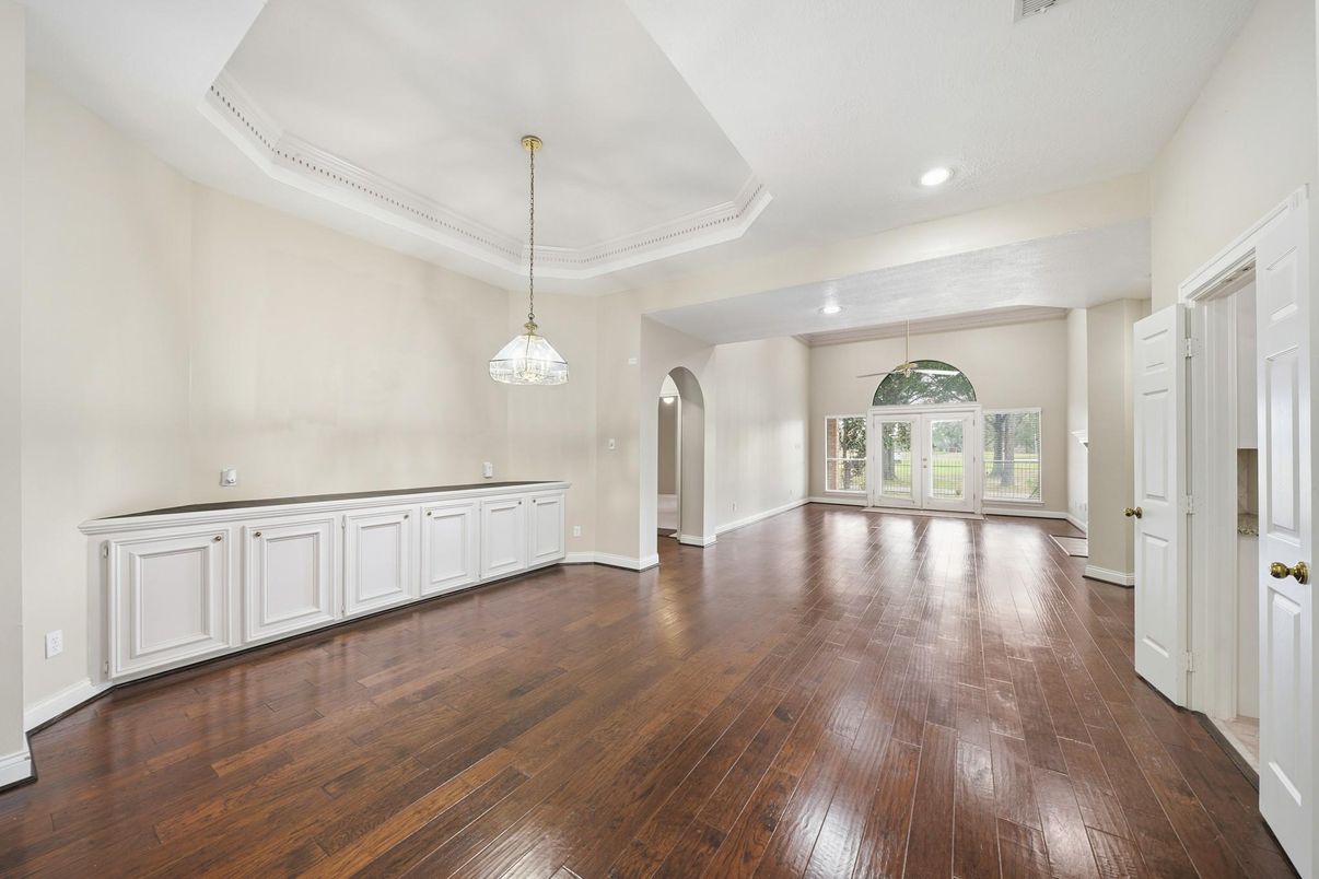 Empty room, Interior, Pendant Lights, Recessed Lighting, Wood Texture Flooring