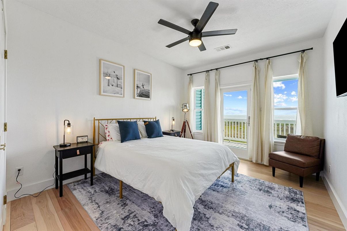 Bedroom, Interior, Water, Wood Texture Flooring