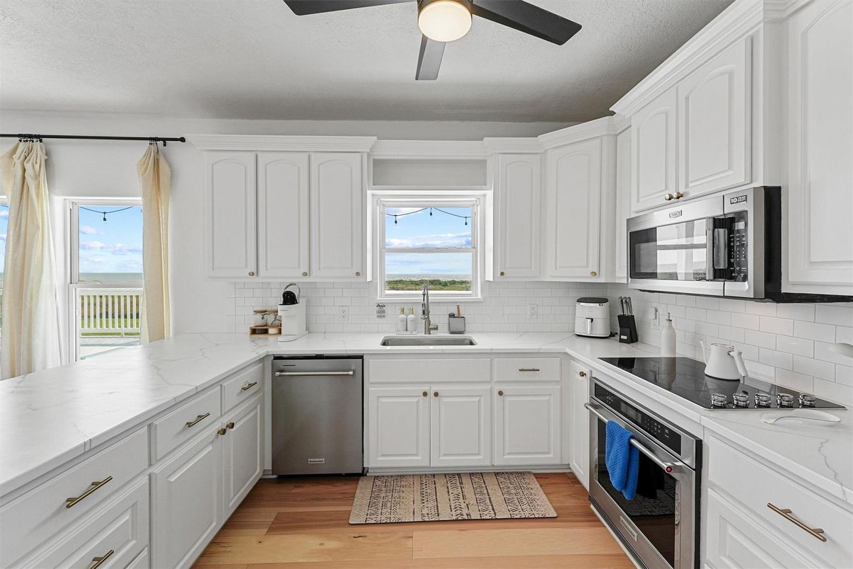 Interior, Kitchen, Water, Wood Texture Flooring