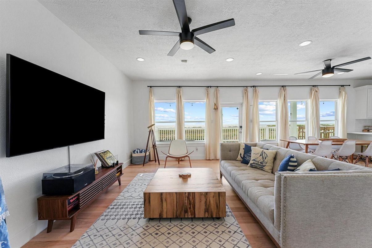 Dining room, Interior, Living room, Recessed Lighting, Wood Texture Flooring