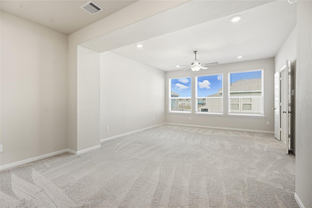 Empty room, Interior, Recessed Lighting