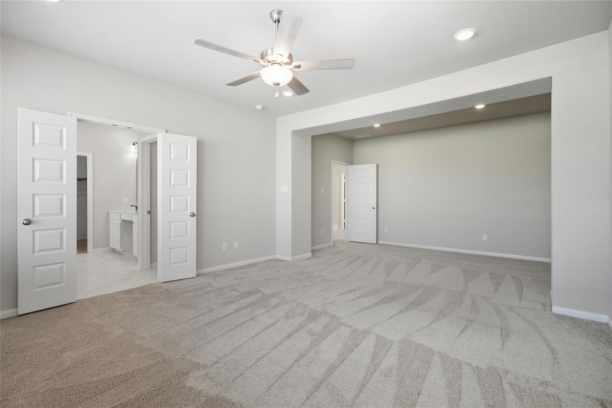 Bathroom, Empty room, Interior, Recessed Lighting