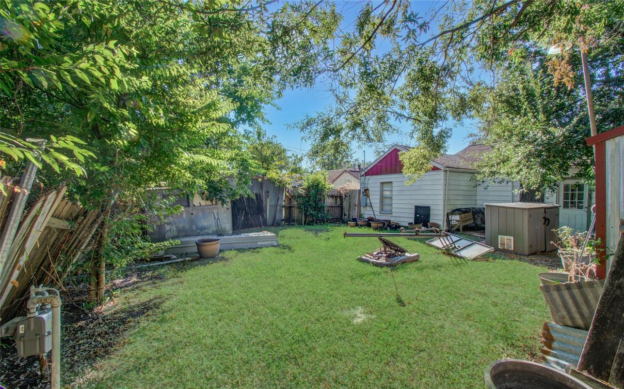 Backyard, Exterior