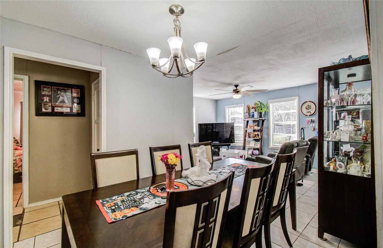 Chandelier, Dining room, Interior