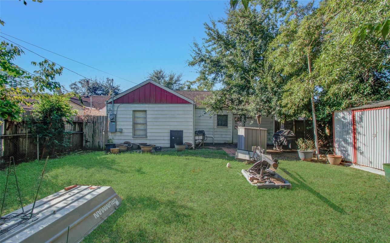 Backyard, Exterior