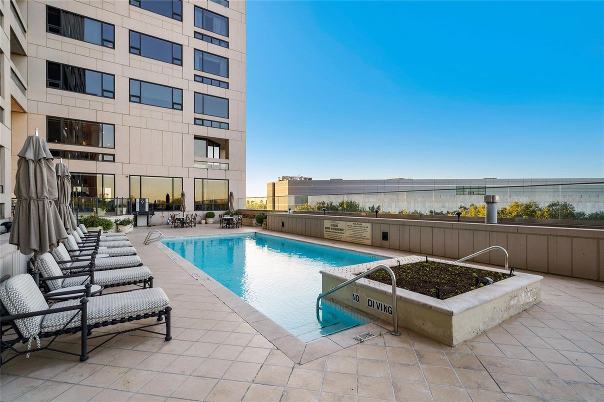 Exterior, Pool, Water