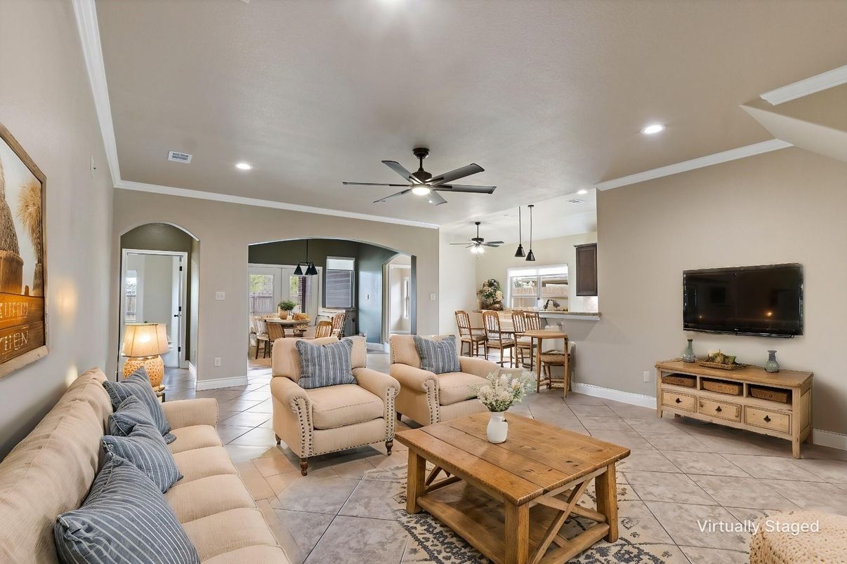 Dining room, Interior, Kitchen, Living room, Pendant Lights, Recessed Lighting