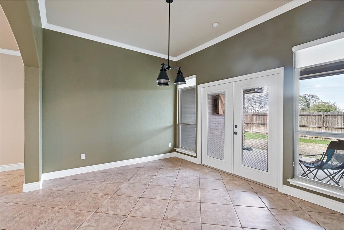 Empty room, Interior, Pendant Lights