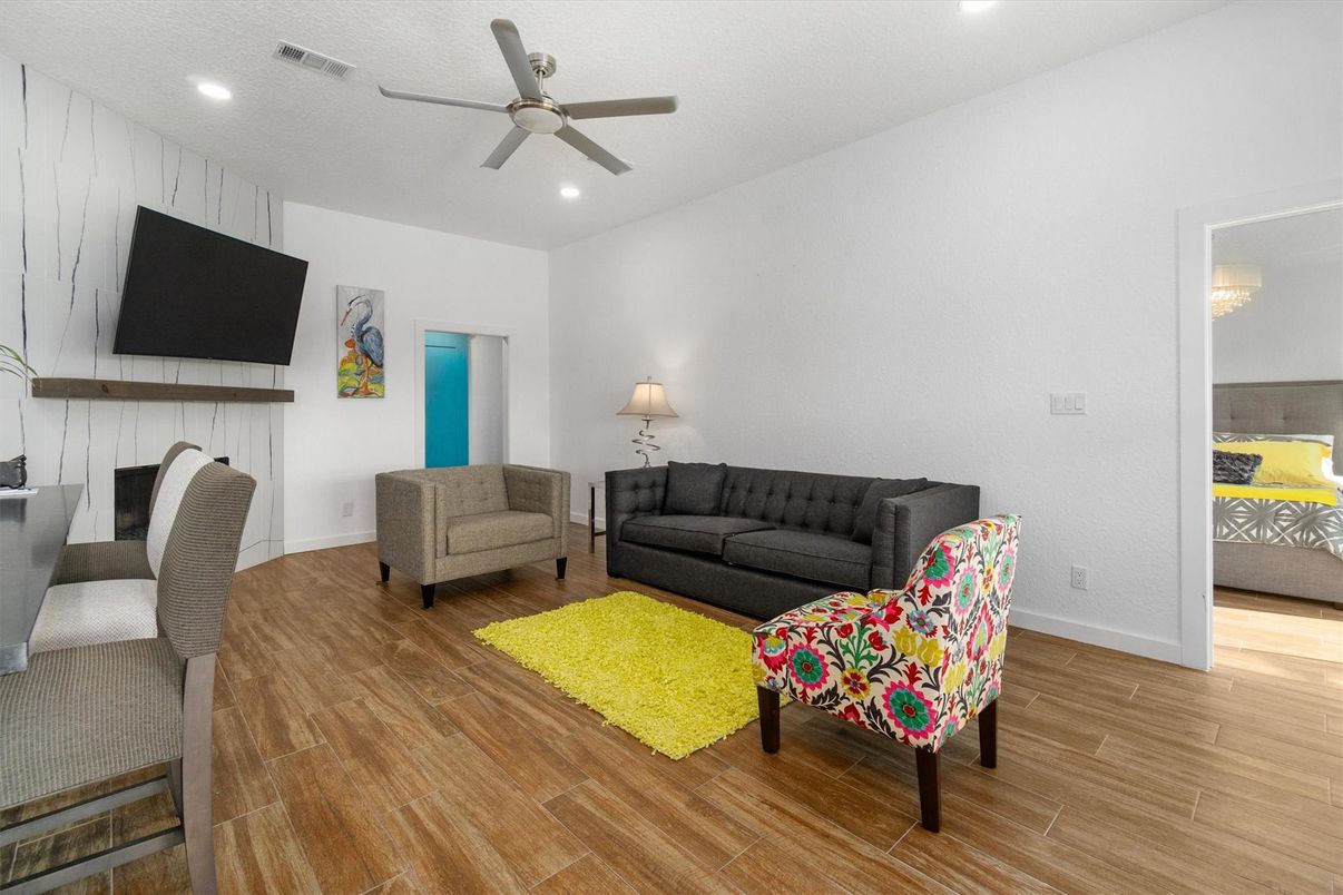 Home Office, Interior, Recessed Lighting, Wood Texture Flooring