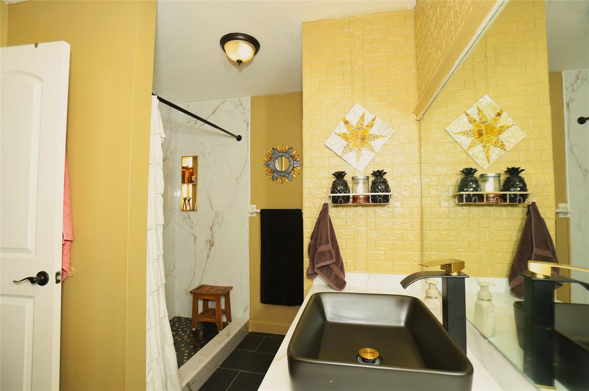 Bathroom, Interior, Marble Walls